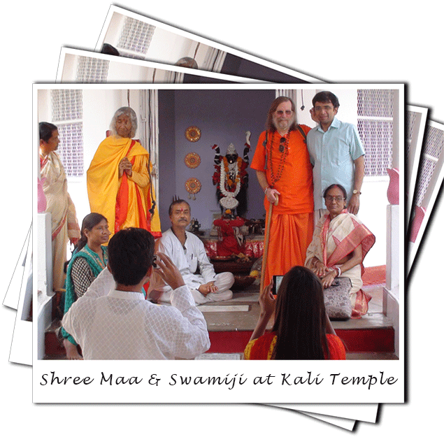 Kali_ Temple_ Gathering_with_ Swamiji_and_ Maa