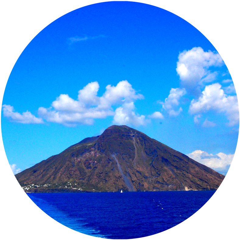 Majestic_ Island_ Volcano