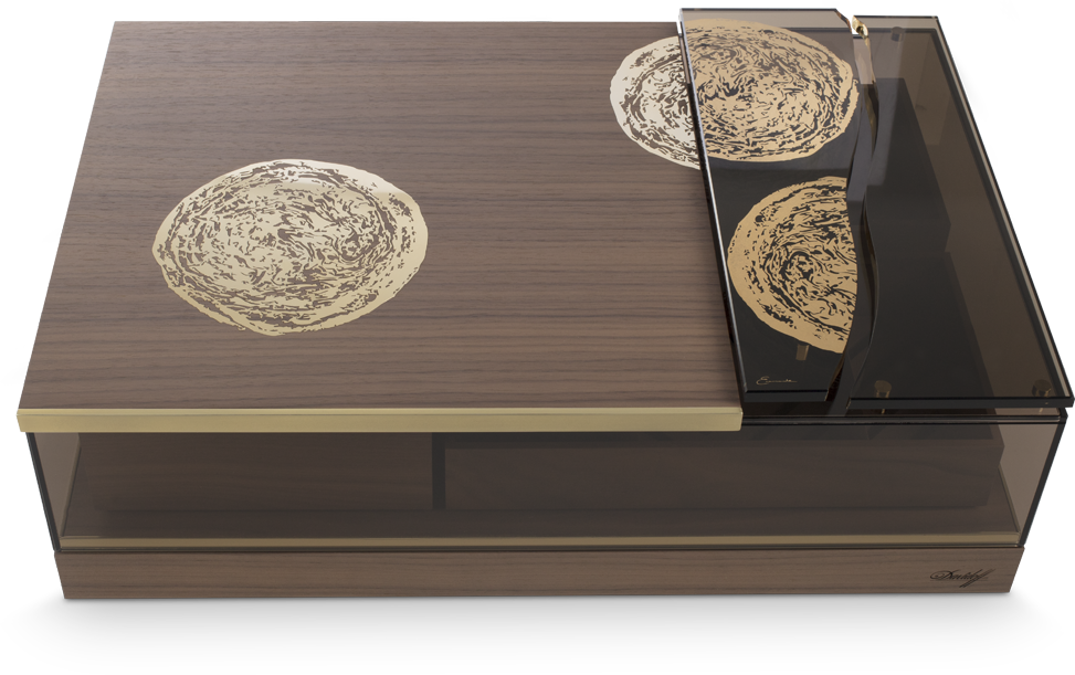 Modern Wooden Coffee Tablewith Decorative Plates