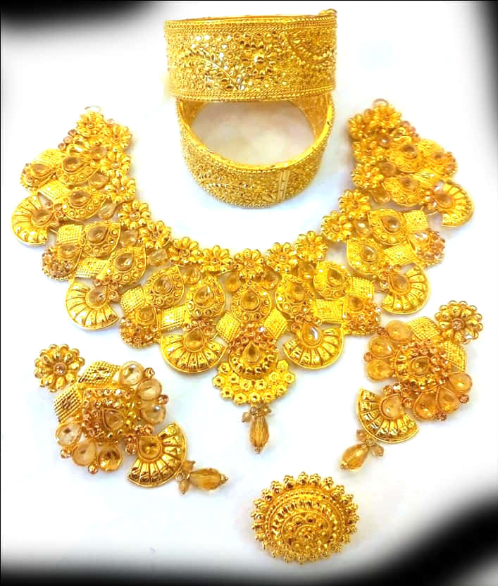 Traditional Indian Gold Jewelry Set