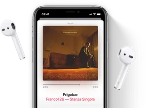 Air Podsandi Phone Music Experience PNG Image