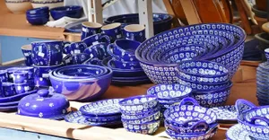 Blueand White Ceramic Dinnerware Collection PNG Image