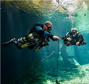 Underwater_ Divers_ Handshake.jpg PNG Image